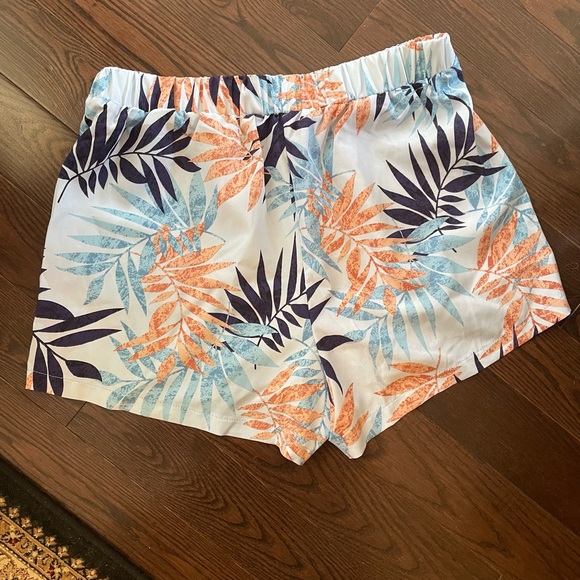 Shein Tropical Print Blouse & Shorts set - Picture 4 of 10